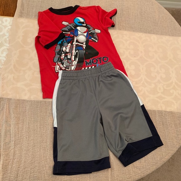 🥳Boys tees & short - Picture 3 of 3